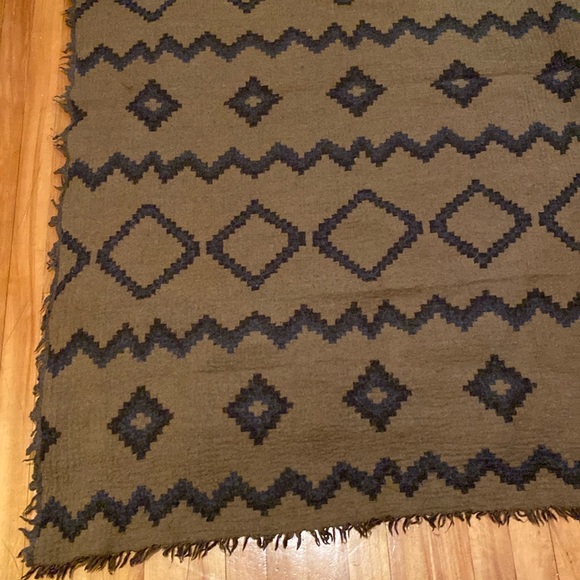 Wilfred Diamond Mosiac Scarf wrap blanket - Picture 13 of 14